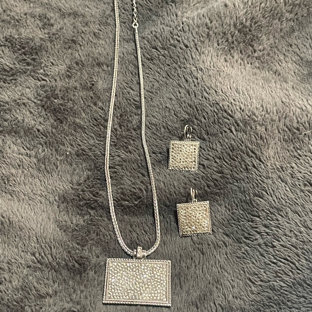 Elegant Silver Jewelry Set
